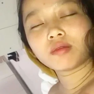 Tulog si Beauty Kaya Kinantot ni pare