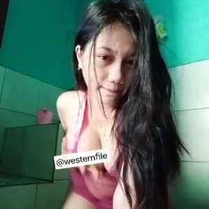 Wala Ang Asawa Kaya Sa Banyo Nagparaos Rose