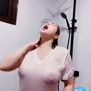 Bakat ang Boobs ni Jhane Santiaguel Yummy Clear na Clear Ang Utong