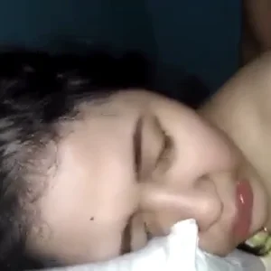 Kinantot si Pinay habang tulog