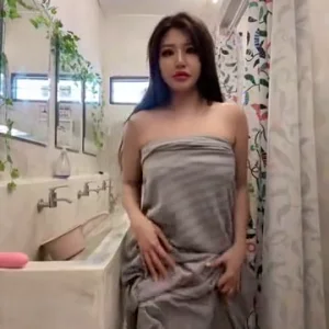 SiewPuiYi shower