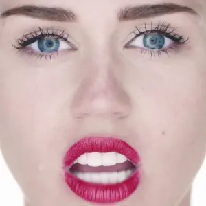 Miley Cyrus wrecking ball (uncensrd).mp4