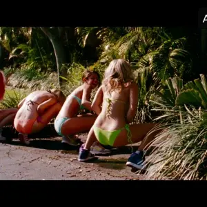 SpringBreakers peeing.mp4
