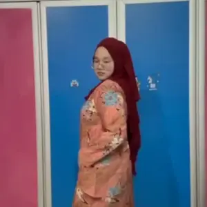 YkWlONoWw5Cy7AC2.mp4