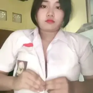 S9RuWsvaLP9U9TUG.mp4
