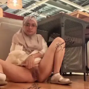 IUSwTnbyHwTtHcpG.mp4