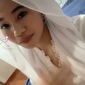 Ainur Tudung Putih