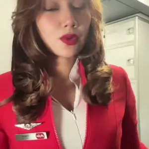 Hasna Elvans (Airasia)